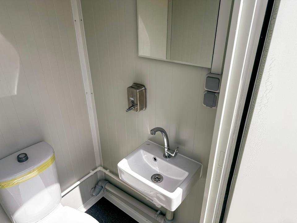 CONTENEDOR SANITARIO DE DOBLE WC (220X120M)NUEVO – Image 9