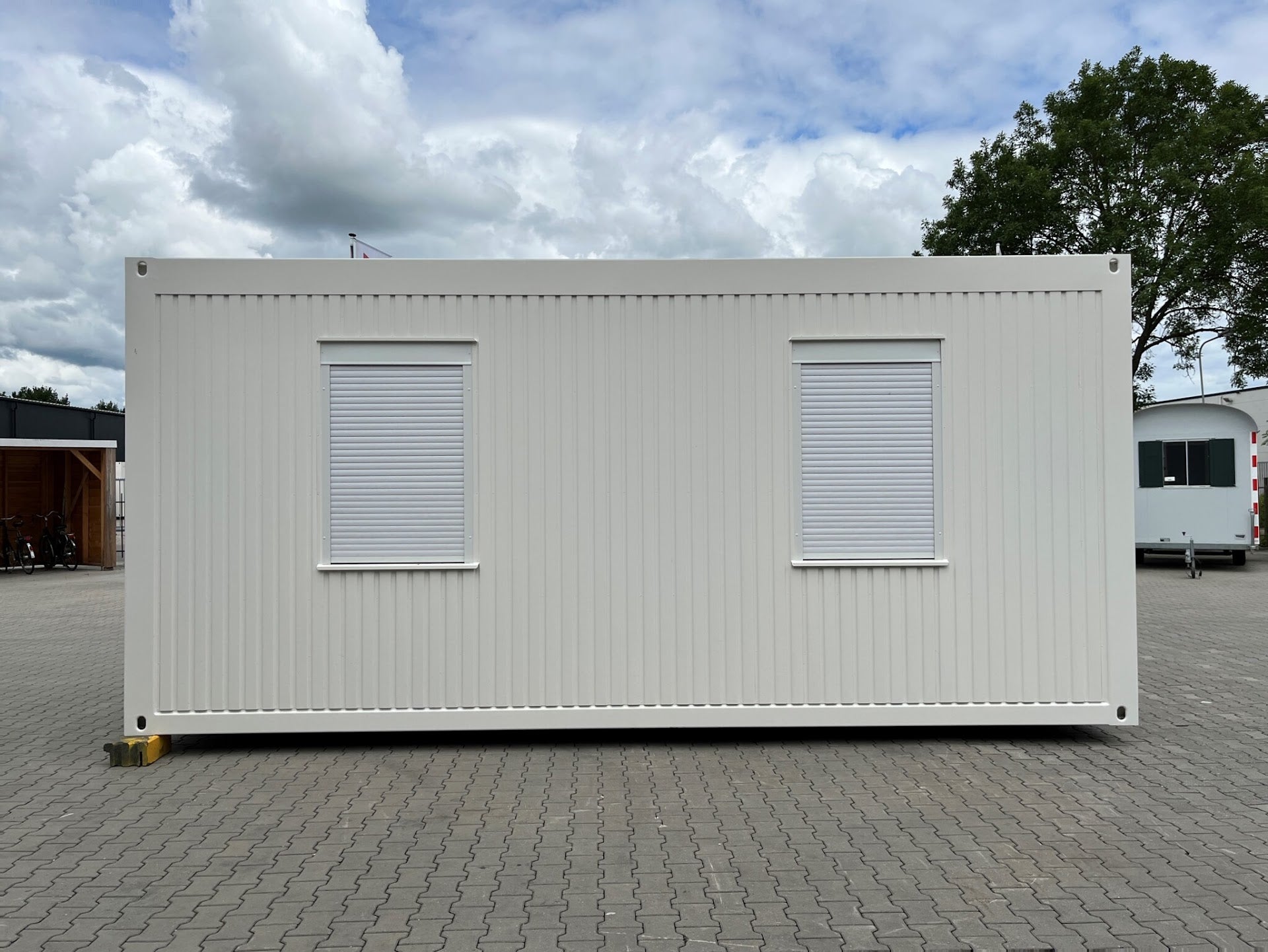 CONTENEDOR DE OFICINA 6 X 3 M CON DOS VENTANAS LATÉRALES – Image 4