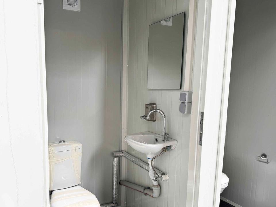 CONTENEDOR SANITARIO DOBLE CON WC (240X120M)NUEVO – Image 11