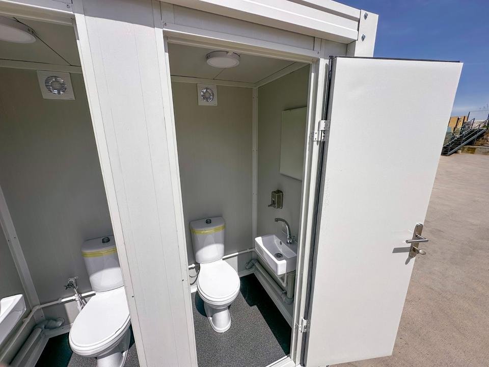 CONTENEDOR SANITARIO DE DOBLE WC (220X120M)NUEVO – Image 6