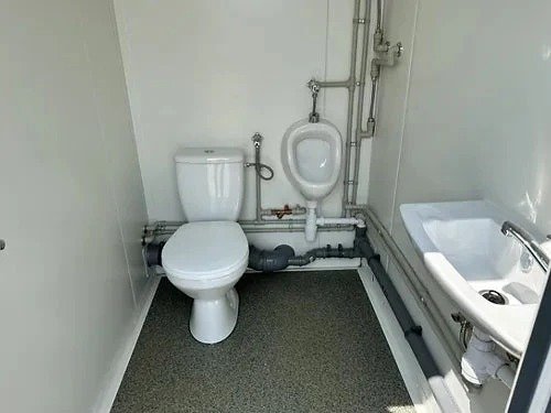 Contenedor Sanitario con 3 Cabinas – Image 9