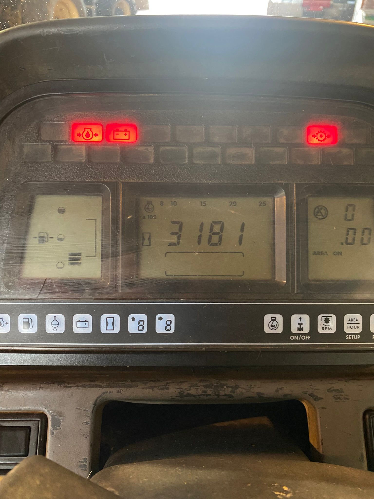 New Holland TM135 – Image 6