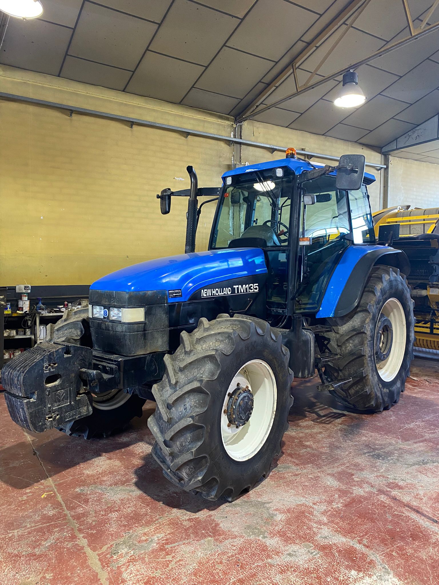 New Holland TM135